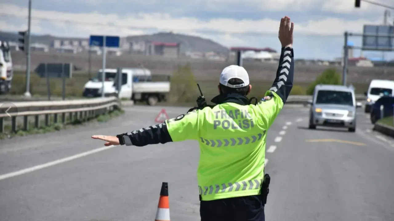Kış Lastiği Zorunluluğu Başlıyor: Takmayan Sürücülere Ağır Ceza!