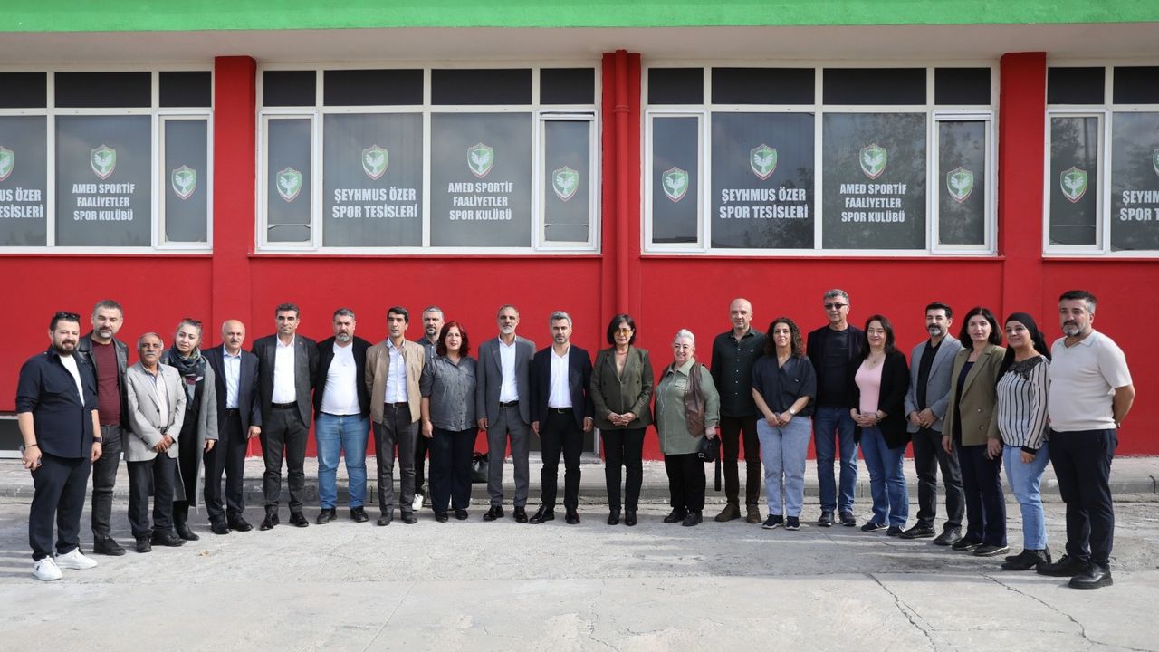 Diyarbakır Kayapınar Eş Başkanlarından Amedspor’un yeni yönetimine ziyaret