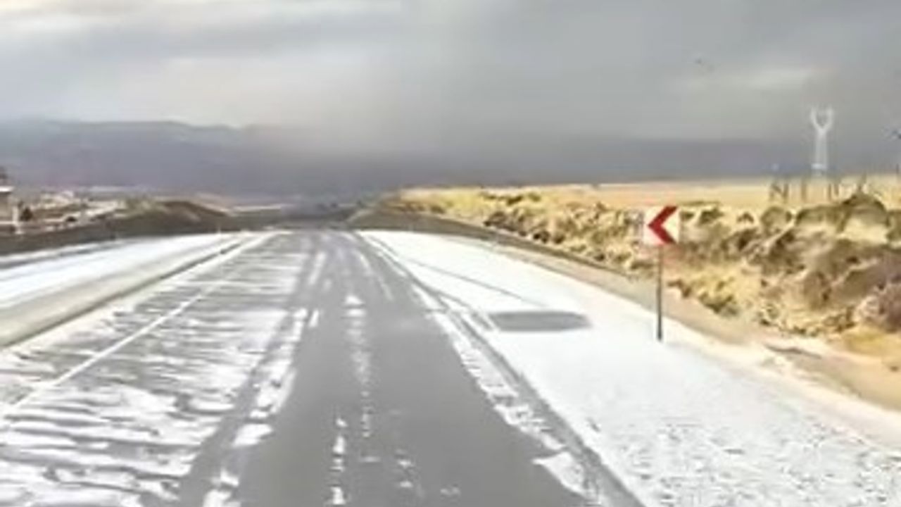 Elazığ’da dolu yağışı etkili oldu