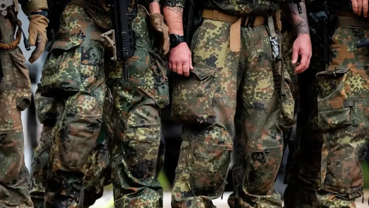 Almanya’da Tatbikat Skandalı! Polis Askerleri Gerçek Sanıp Ateş Açtı