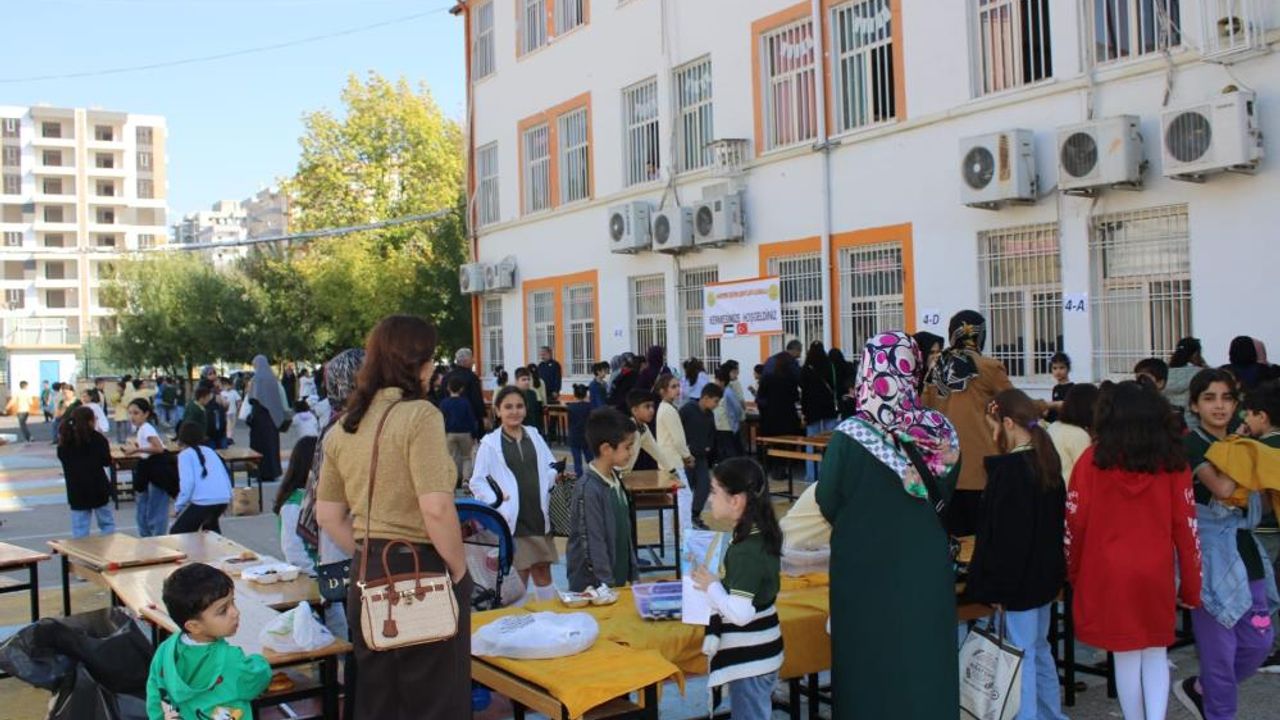 Diyarbakır’da minik yüreklerden Gazze’ye destek