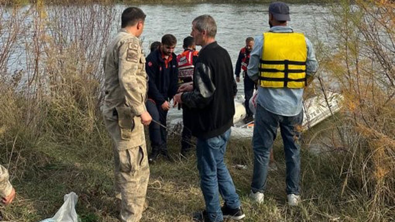 Murat Nehri’nde mahsur kaldılar