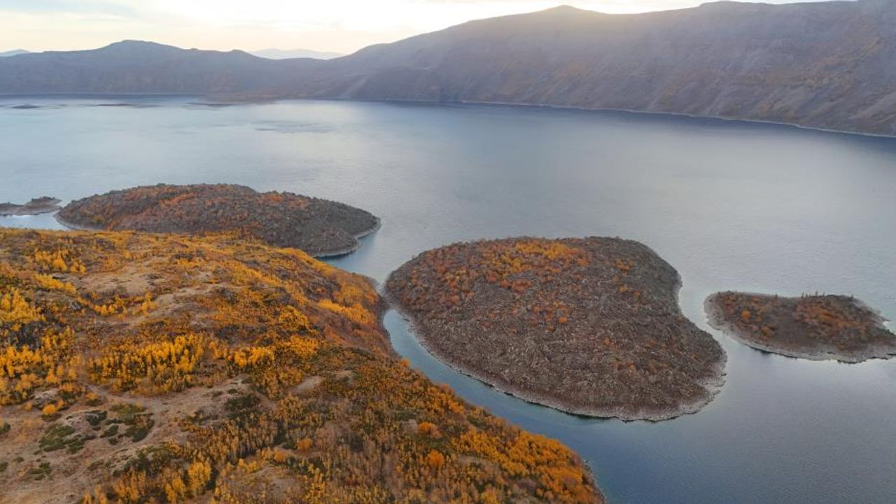 Nemrut Kalderası'nda sonbahar güzelliği