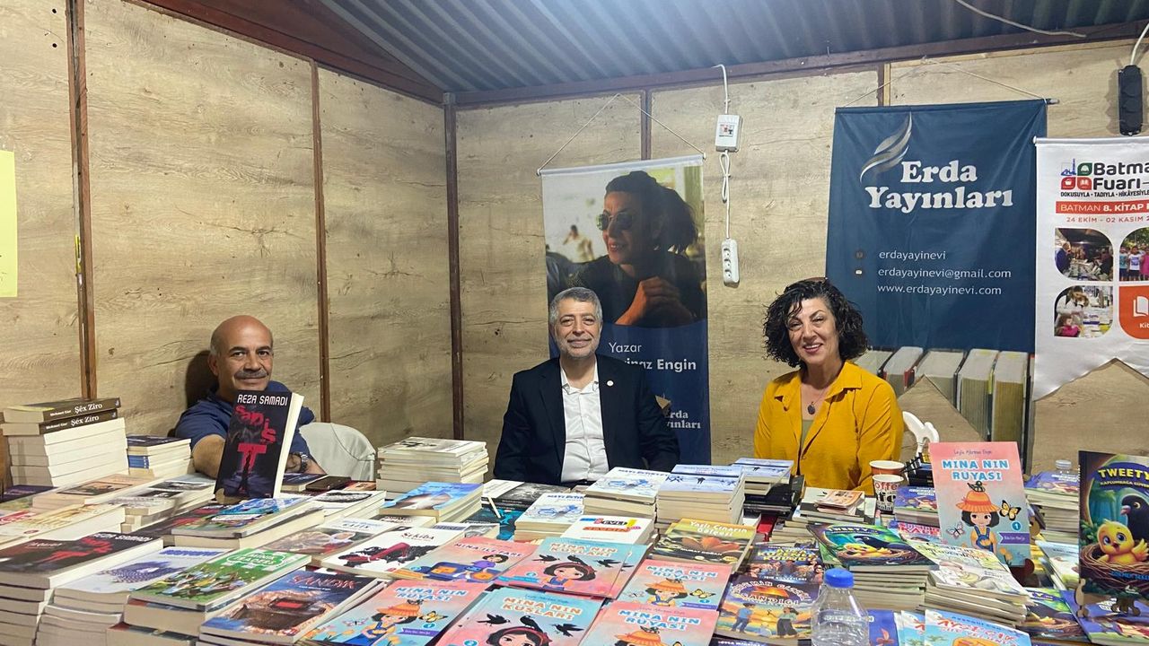 Yeni Yüzyıl Partisi Genel Başkanı Arslan Batman Kitap Fuarı’nda