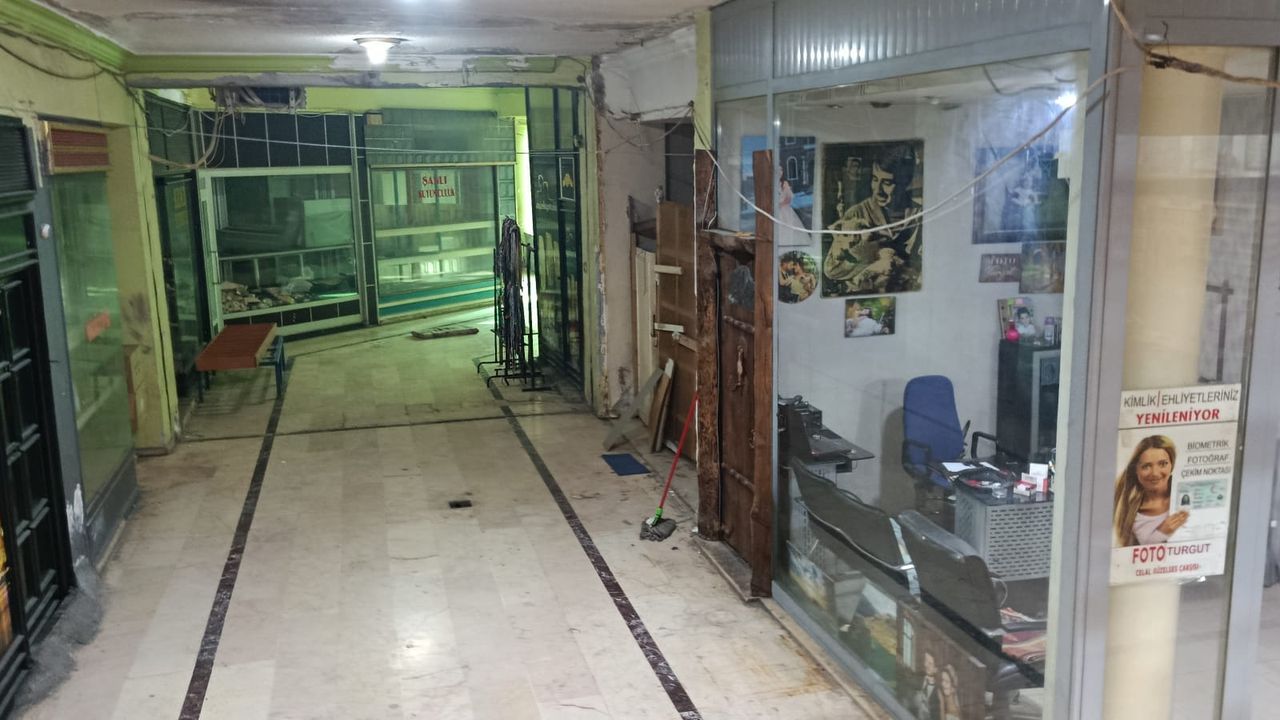 Diyarbakır’ın utanç noktası: 29 yıllık yeraltı çarşısı çürümeye terk edildi!