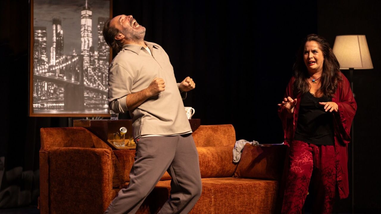 “Aşk Listesi” komedi oyunu tiyatro severlerle buluşacak