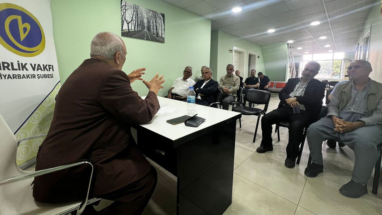Diyarbakır Birlik Vakfı’nda ‘Kur’an-ı Kerim’de Barış ve Kard