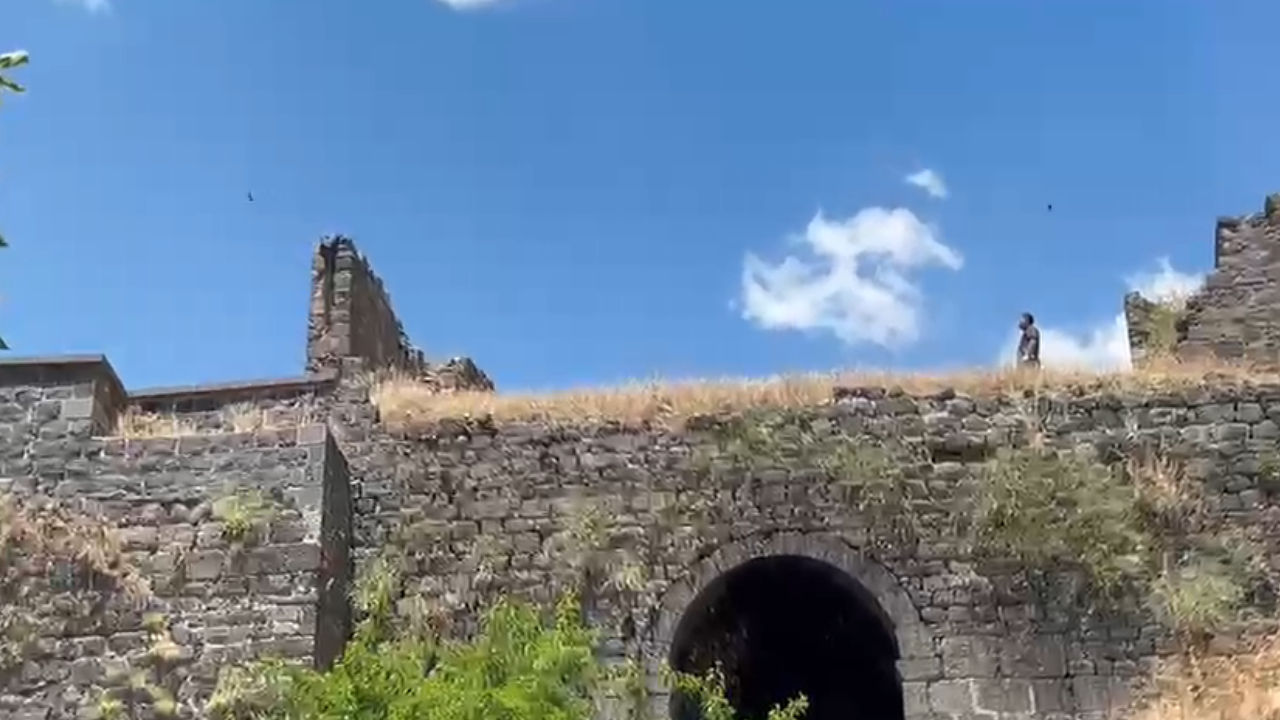Diyarbakır Surlarında intihar girişimi