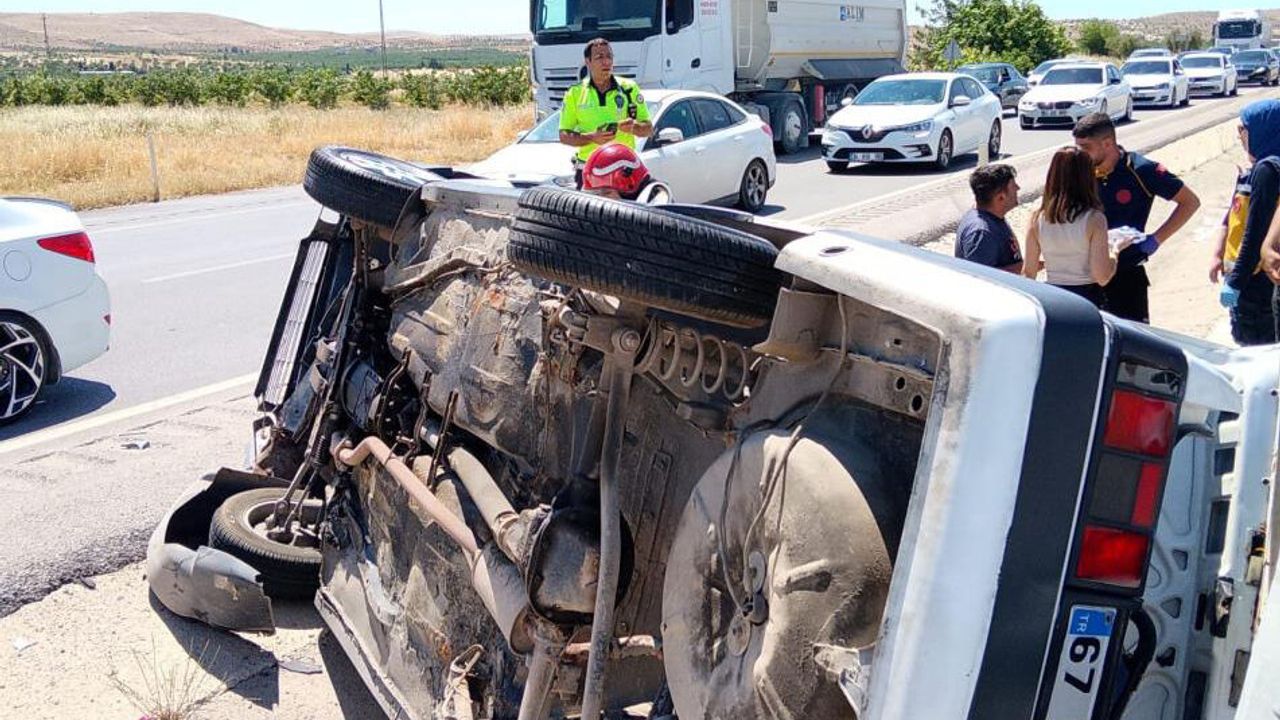 Otomobil ters döndü 8 aylık bebek hayatını kaybetti