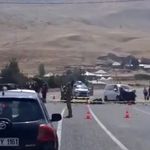 Otomobiller kafa kafaya çarpıştı: Ölü ve yaralılar