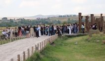 Ahlat'ta tarih canlandı! Selçuklu Meydan Mezarlığı dolup taşıyor