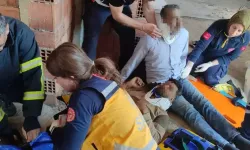 Cami inşaatının iskelesi çöktü: 2 ağır yaralı