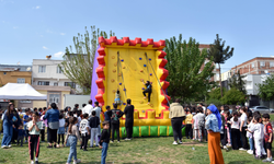 Diyarbakır’da binlerce çocuk bu şenlikte buluştu