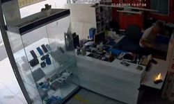 Cep telefonu bomba gibi patlayıp yandı