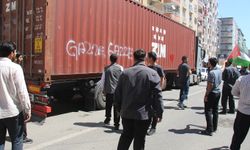 Diyarbakır'da ZIM firmasına ait araç protesto edildi