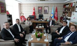 Diyarbakır'da eş başkanlar ve DÜ rektörü bir araya geldi