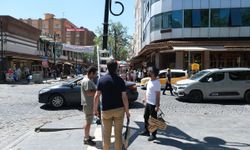 Diyarbakır’da Gazi Caddesi Kürt şairlerin beyitleriyle süslendi