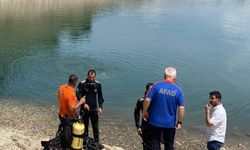 Fotoğraf çekmek isterken Malabadi Çayı'na düştü