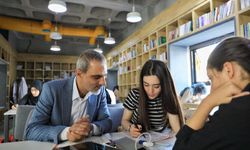 Diyarbakır’da sınav maratonundaki öğrencilere destek ziyareti