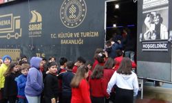 "Gezen Sinema" tırı, 7 yılda 358 ilçeye ulaştı