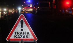 Kamyonet tıra arkadan çarptı, ölü ve yaralı var
