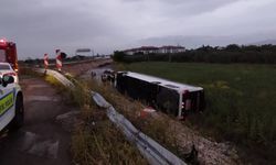 Yolcu otobüsü şarampole yuvarlandı: Yaralılar var