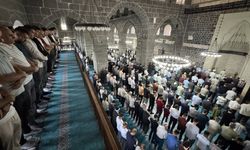 Diyarbakır'da cemaat Bayram namazında buluştu