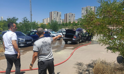 Diyarbakır’da hastane otoparkında otomobil yangını