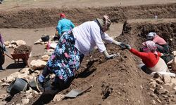 Diyarbakır’da 12 bin yıllık tarihe kadın eli değdi