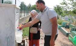 Diyarbakır'daki yangın faciasında  hayatını kaybeden anne ve 3 çocuğunun mezarına ziyaretçi akını