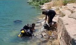 Dicle Baraj Gölü’nün altında temizlik çalışması