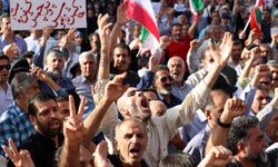 ABD saldırıları sonrası İran'da protesto gösterileri