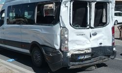 Mardin’de tır minibüse arkadan çarptı: Yaralılar var