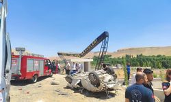 Otomobil şarampole yuvarlandı: 1 ölü, 1 yaralı