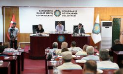 Diyarbakır Eş Başkanı Bucak, Sur’daki muhtarlarla buluştu