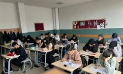 Bayramda gezmek yerine sınava hazırlandılar