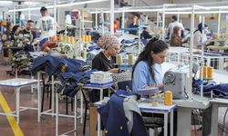 Diyarbakır’da atık kumaşlar çocuk giysisine dönüşüyor