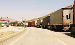 İran'a açılan Esendere Gümrük Kapısı'nda TIR kuyruğu