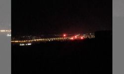 Diyarbakır’da ilginç olay; Gökyüzünden inen ateş hüzmeleri yangına neden oldu!