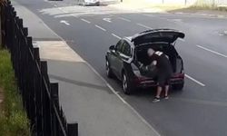 İngiltere'de bir şahıs camiye dört kez fare bıraktı!