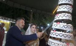 Düğün pastası 60 davetliyi zehirledi