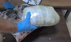 Otobüsteki yolcunun kullandığı yastıktan uyuşturucu çıktı