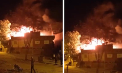Diyarbakır'da boş ev bir anda alev topuna döndü
