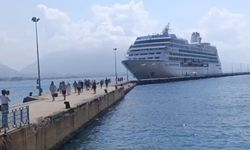 Amerika’nın dev gemisi Alanya'da