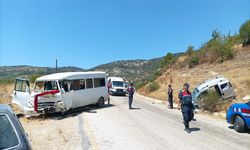 İşçileri taşıyan minibüs kaza yaptı: 3'ü ağır 8 yaralı