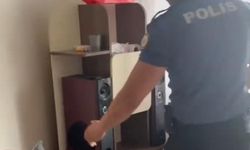 33 yıl hapisle aranan firari, evdeki rafın arkasında yakalandı