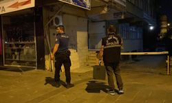 Eşini tabancayla öldürüp, aynı silahla intihar etti