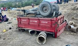 Tarım işçilerini taşıyan traktör devrildi: 1 ölü
