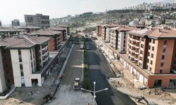 Depremin simgesi Ebrar Sitesi'nde yeni hayat başladı