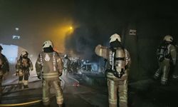 İstanbul’da 5 katlı bina alevlere teslim oldu